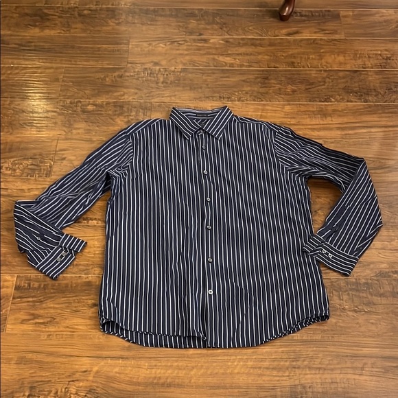 2 Banana Republic Blue and White Casual Button Down Shirt and Navy Shirt - Picture 2 of 15